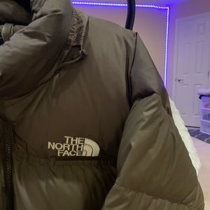 **BROWN NORTH FACE NEPTUNE 700**